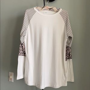 BOUTIQUE 
LONG-SLEEVE PULLOVER